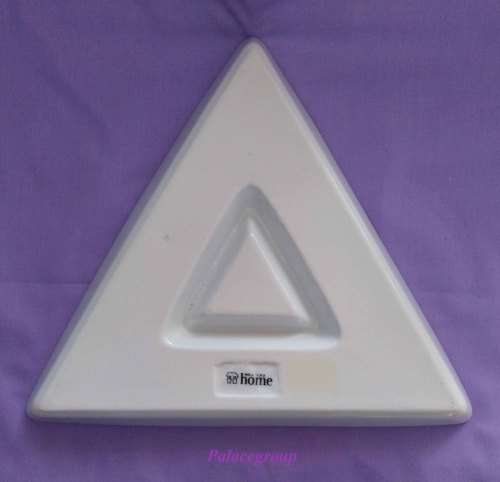 White ceramic platter/snack dish, triangle shape, 335mm side length, 40mm height