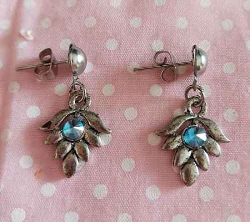 Riza Earrings, Leaf With Turquoise Rhinestones, Nickel+ Ear Studs, 27mm, 2pc