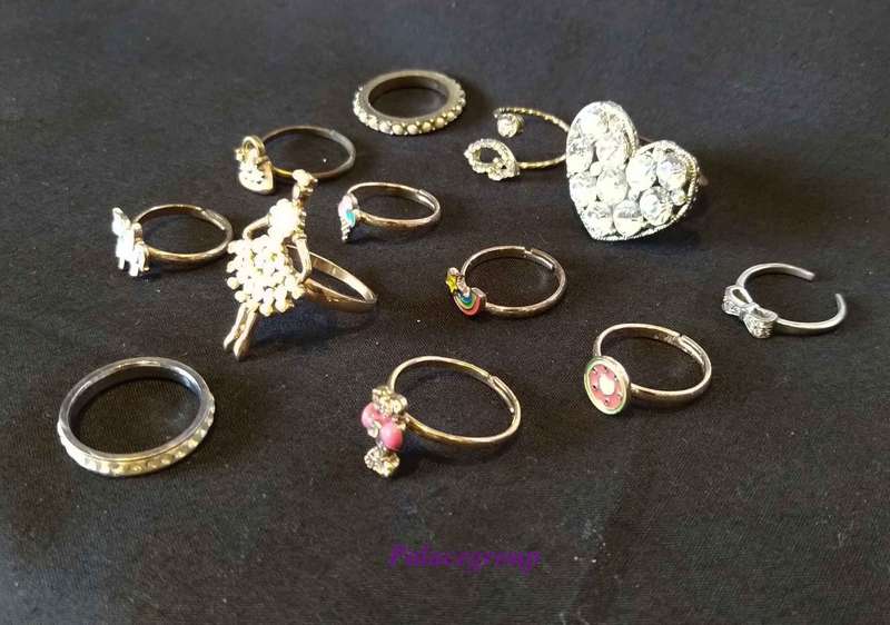 12 x Fashion Rings, Various sizes, See Photos For More Info