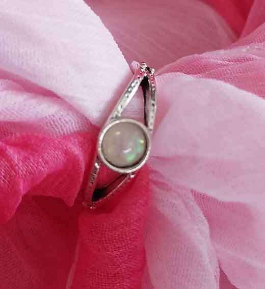 Cheri Ring, Nickel With White Simulated Stone, Top Width 6mm, Inside Dia 16mm, 1pc