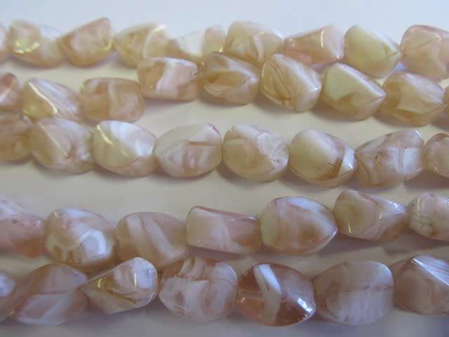 Glass Beads, Fancy, Twisted, Peach, 17mm x 12mm, ±12pc