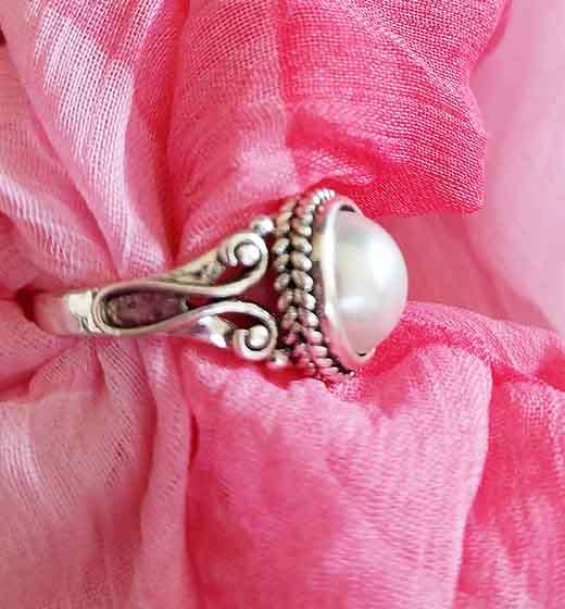 Ring, White Faux Pearl Ring, Nickel, Inside Diameter 17.5mm, Top Width 13mm, 1pc