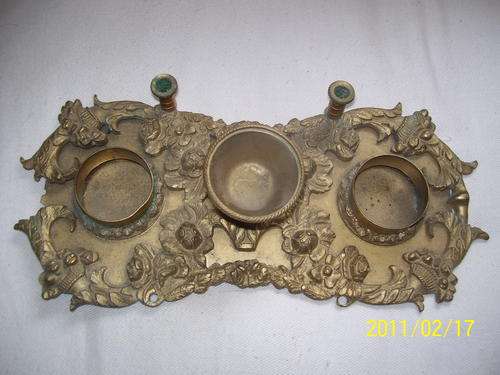 Victorian? Ink well VERY VERY OLD