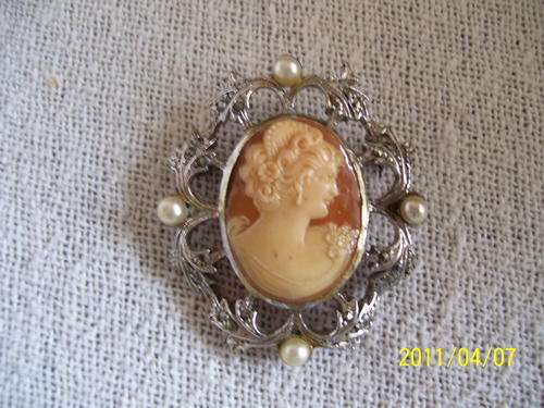 Silver and pearl cameo brooche