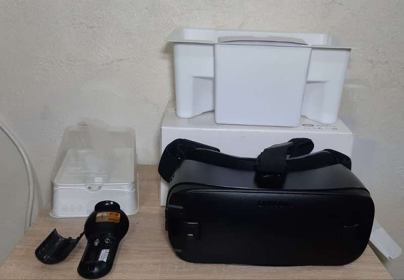 Samsung Gear VR Virtual Reality Headset