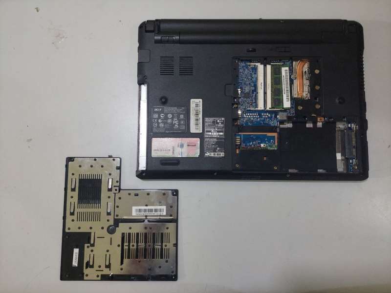 3 x Laptops for spares or repair