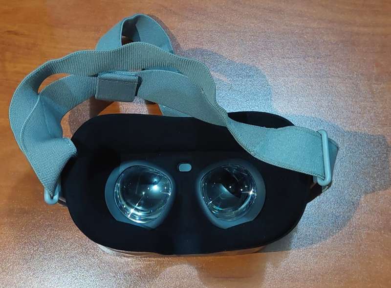 Oculus GO (64GB) VR (with accessories)