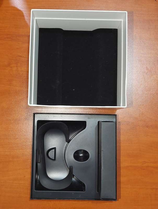 Oculus GO (64GB) VR (with accessories)