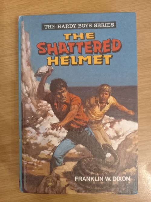 The Hardy Boys Series 45 - The Shattered Helmet - Franklin W Dixon (1979)