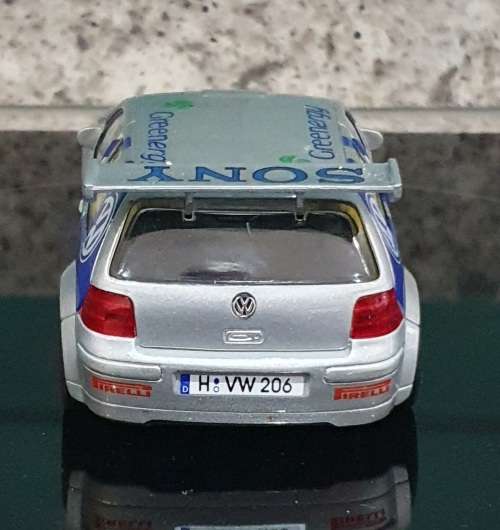 1/32 Ninco VW Golf 4WD