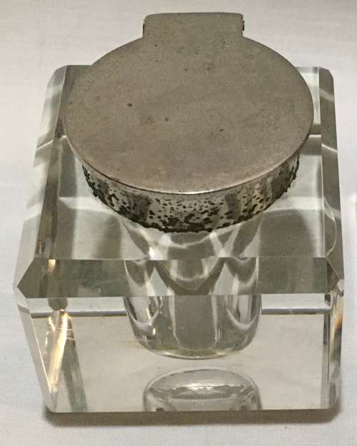 Crystal ink well