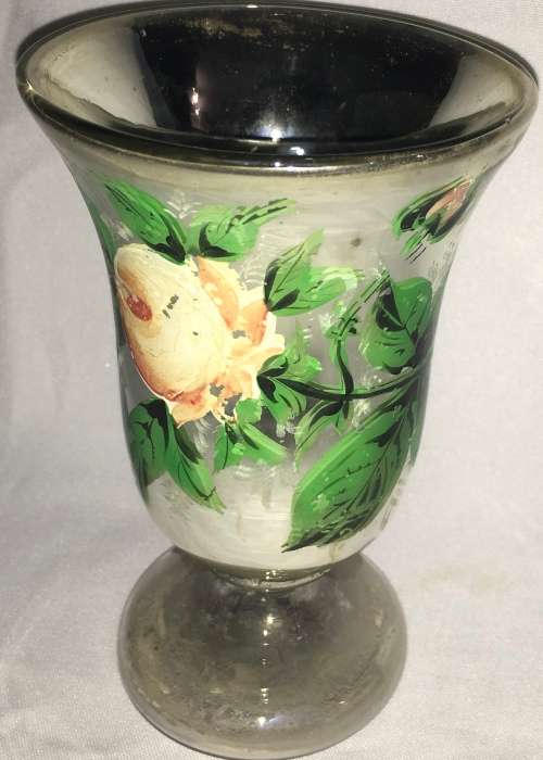 Floral motif wine glass