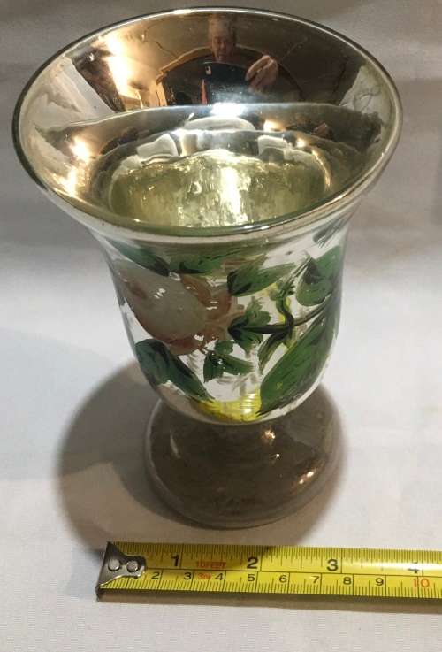 Floral motif wine glass
