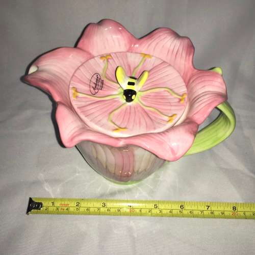 Tea pot