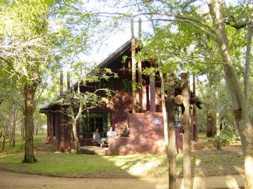 BURCHELLS BUSH LODGE - KRUGER GATE, WEEK 16. SIX SLEEPER FOR SALE -17 April 2015 - SEE DETAILS BELOW