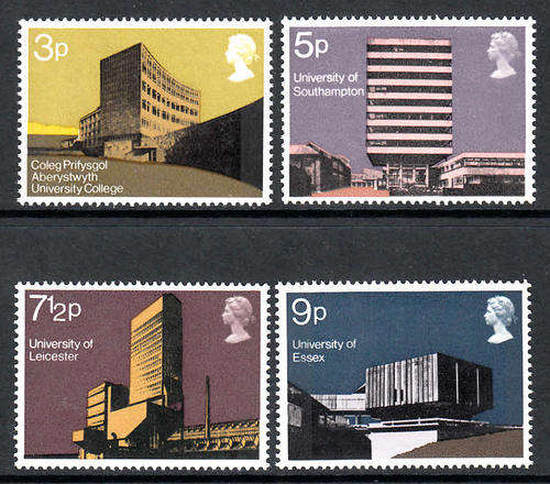 GB SG 890-893: 22.9.1971: BRITISH ARCHITECTURE (MODERN UNIVERSITY BUILDINGS) SET OF 4. U/MINT (**)