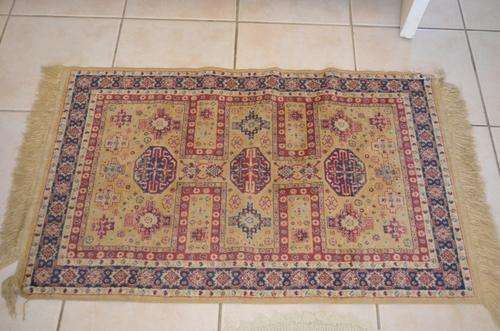 SHABBY CARPET