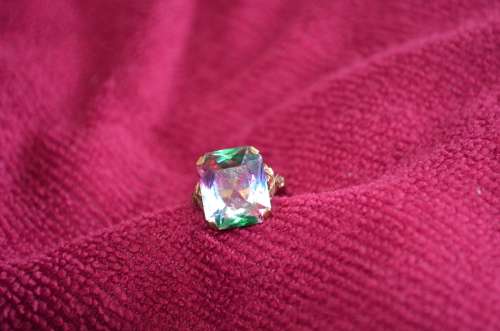 Vintage Rhinestone 9ct gold ring
