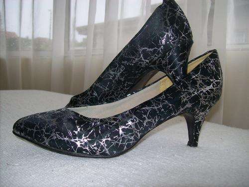 VINTAGE BLACK & SILVER "SATIN" COURT SHOES