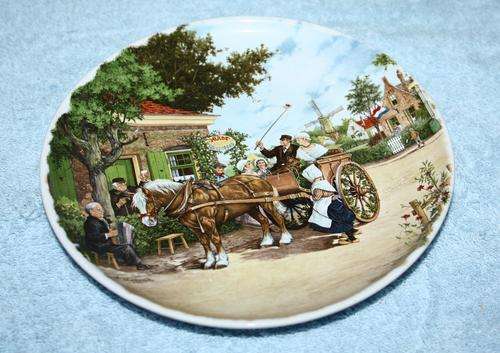 Plate Horse Scene