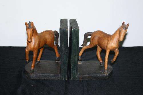 2 Horse book Ends