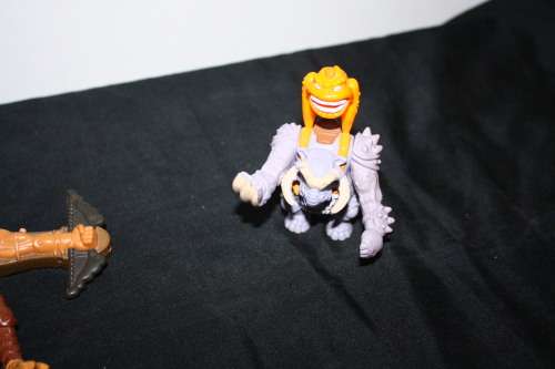2 Small Solders Action Figures