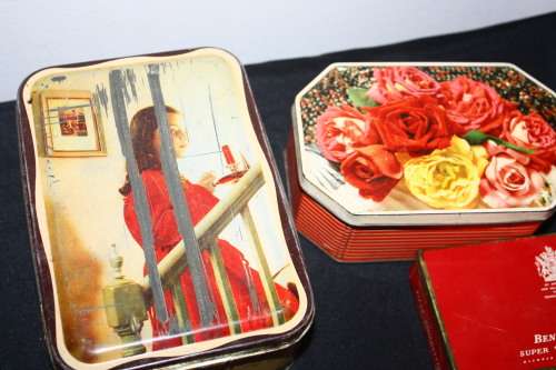 4 Vintage Tins