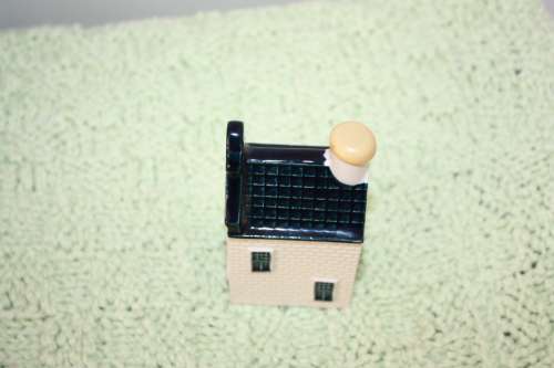 KLM Blue Delft House No 30