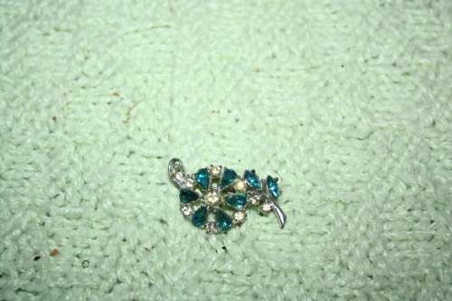 Vintage Brooch No 1
