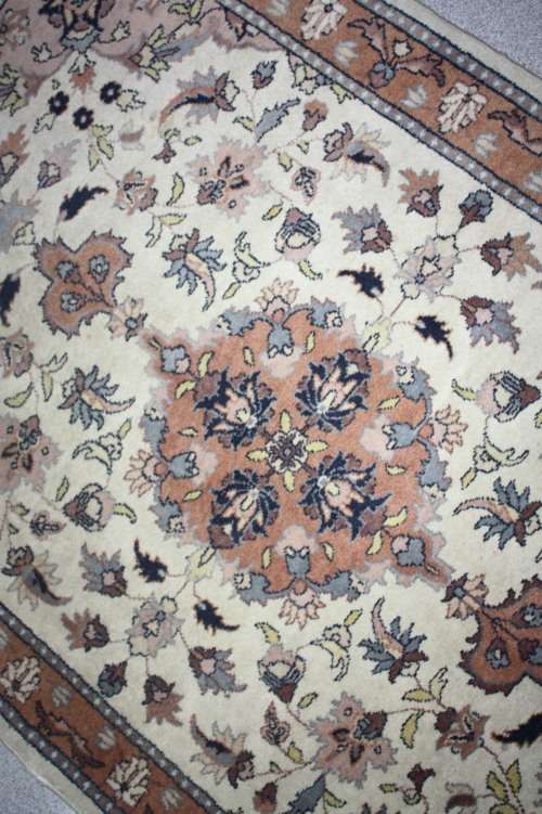 Fine Pakistan Persian Design Carpet