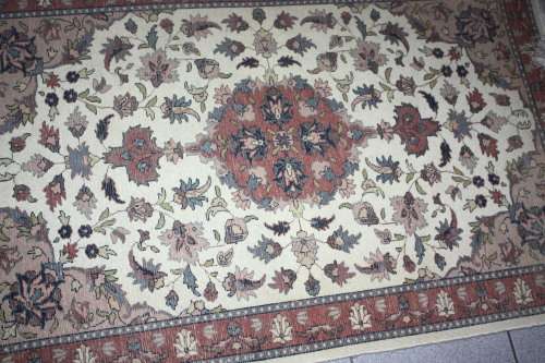 Fine Pakistan Persian Design Carpet