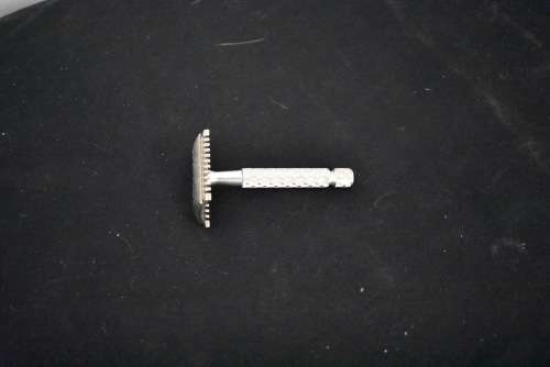 Minora Razor