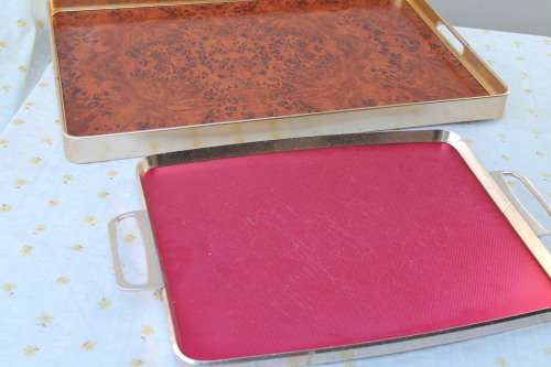 2 Metal Trays