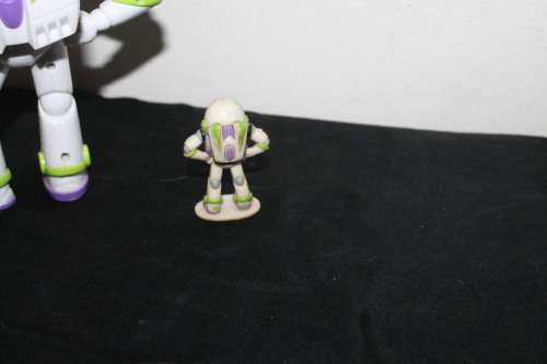 2 Buzz Lightyear Figures