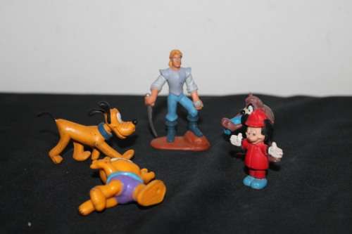 5 Disney figures