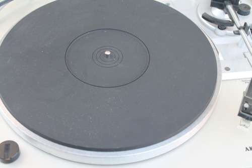 AKAI Turntable