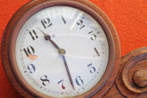 Vintage wind up clock
