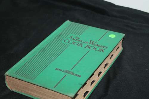 The American Woman`s Cookbook