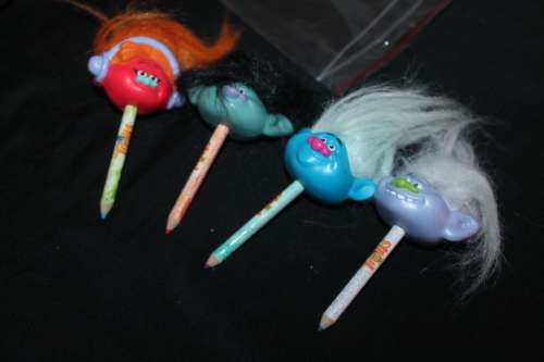 4 Trolls with pencil