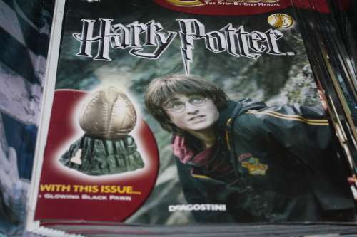 Harry Potter 4 Flies with Chess Magazines