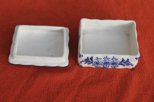 Delft trinket Box