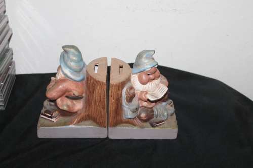 2 Money Boxes / Book Ends