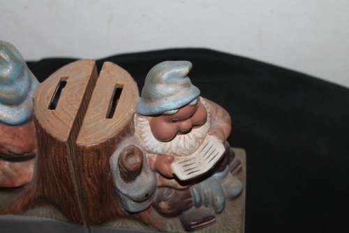 2 Money Boxes / Book Ends