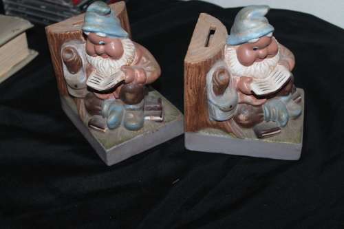 2 Money Boxes / Book Ends