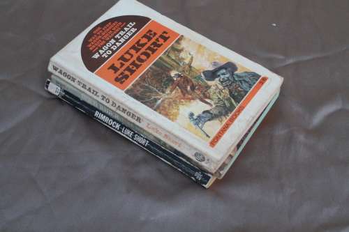 6 Ray Hogan Western`s