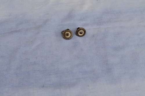 Vintage screw on earrings