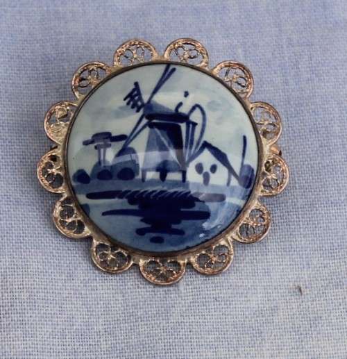 Vintage Delft Brooch