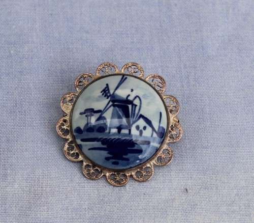 Vintage Delft Brooch