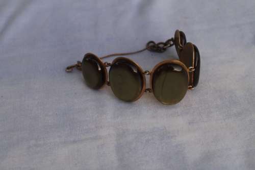 Vintage bracelet with green stones