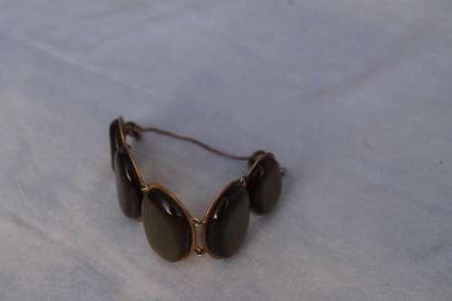 Vintage bracelet with green stones